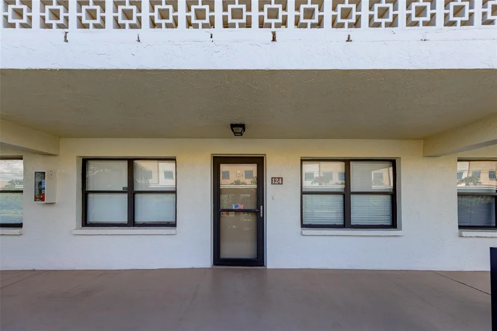5090 BAY STREET NE #124 St Petersburg, FL 33703