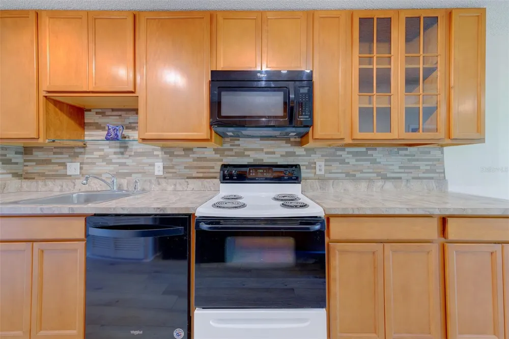 5090 BAY STREET NE #124 St Petersburg, FL 33703