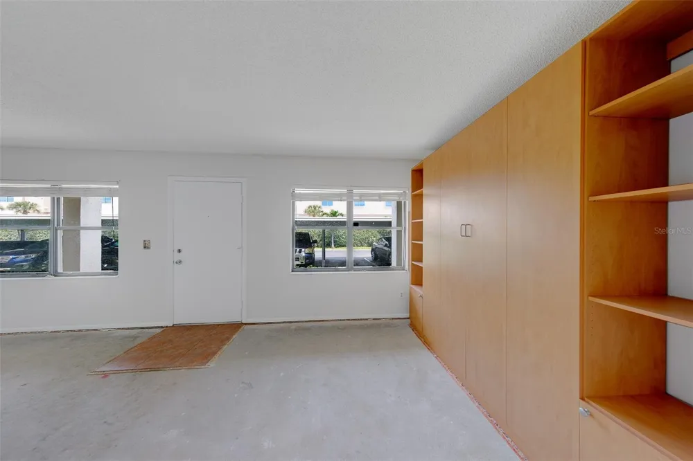 5090 BAY STREET NE #124 St Petersburg, FL 33703