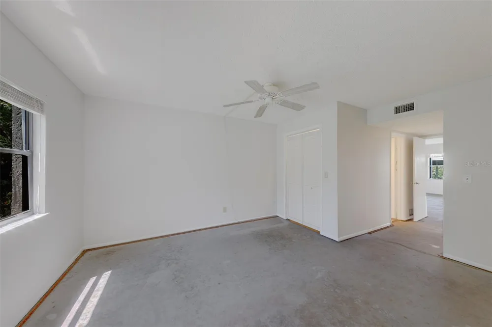 5090 BAY STREET NE #124 St Petersburg, FL 33703