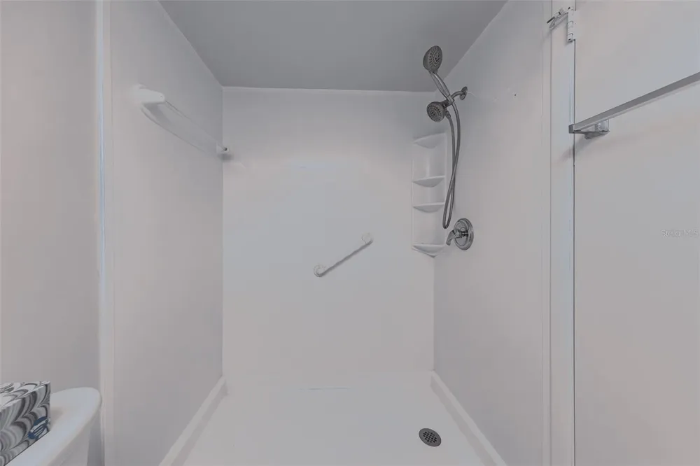 5090 BAY STREET NE #124 St Petersburg, FL 33703
