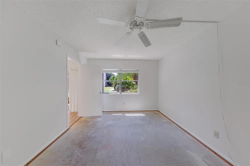 5090 BAY STREET NE #124 St Petersburg, FL 33703