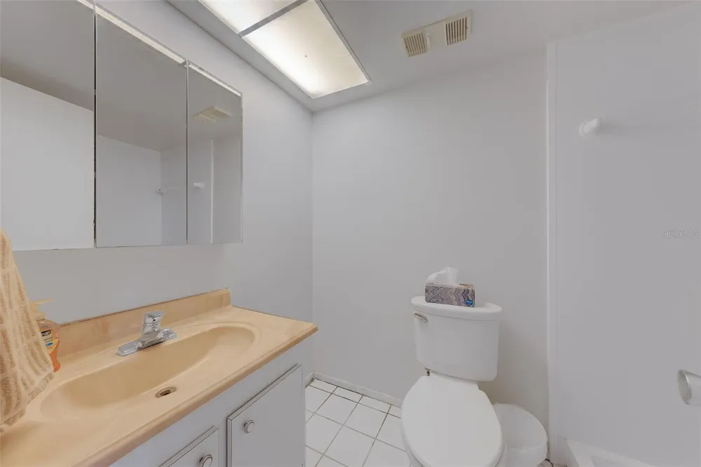 5090 BAY STREET NE #124 St Petersburg, FL 33703