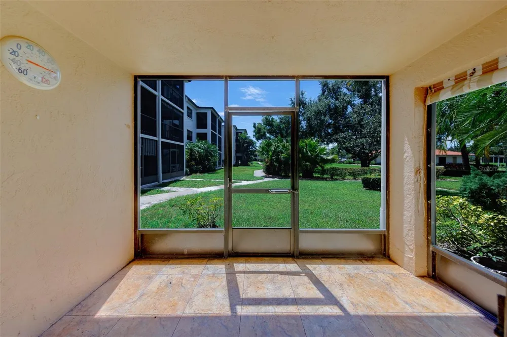 5090 BAY STREET NE #124 St Petersburg, FL 33703