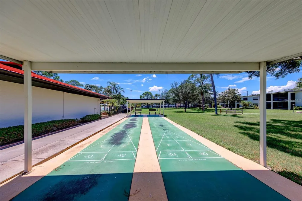 5090 BAY STREET NE #124 St Petersburg, FL 33703