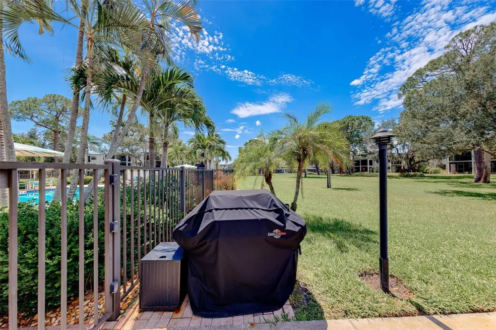 5090 BAY STREET NE #124 St Petersburg, FL 33703