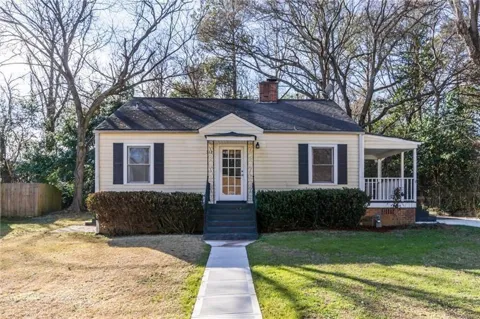 312 Phillips Drive SE