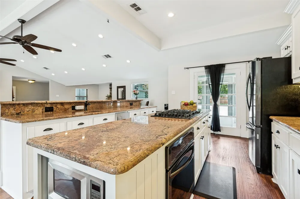 928 Irving Heights Drive Irving, TX 75061
