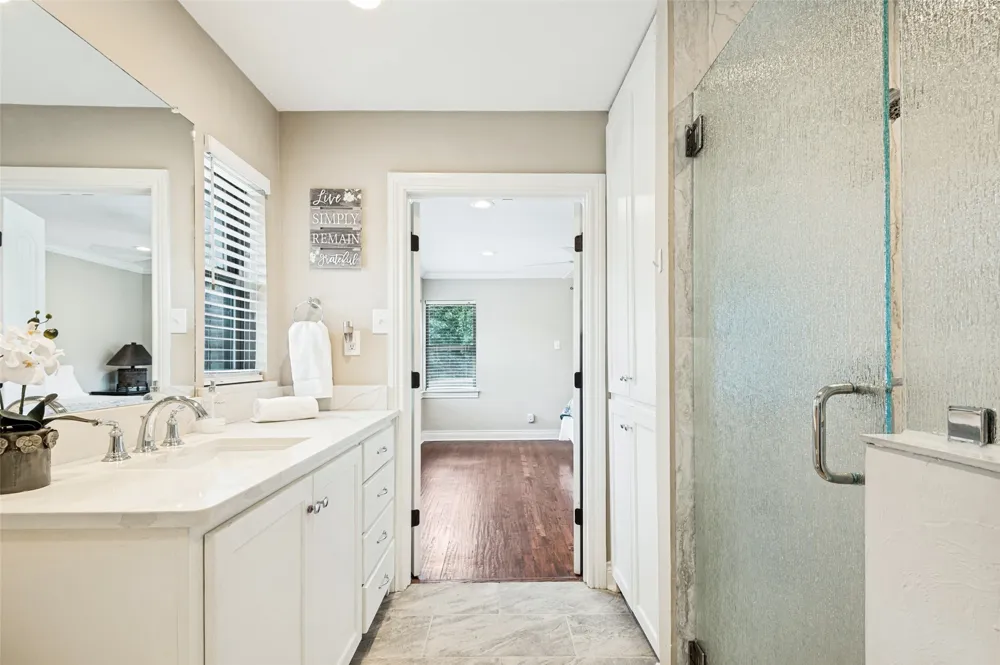 928 Irving Heights Drive Irving, TX 75061