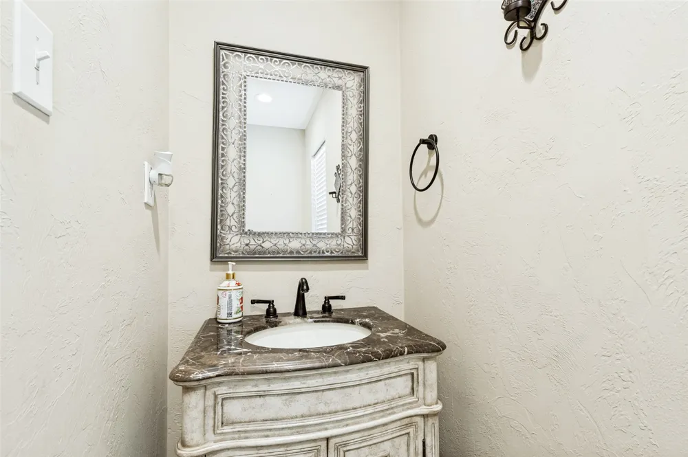 928 Irving Heights Drive Irving, TX 75061