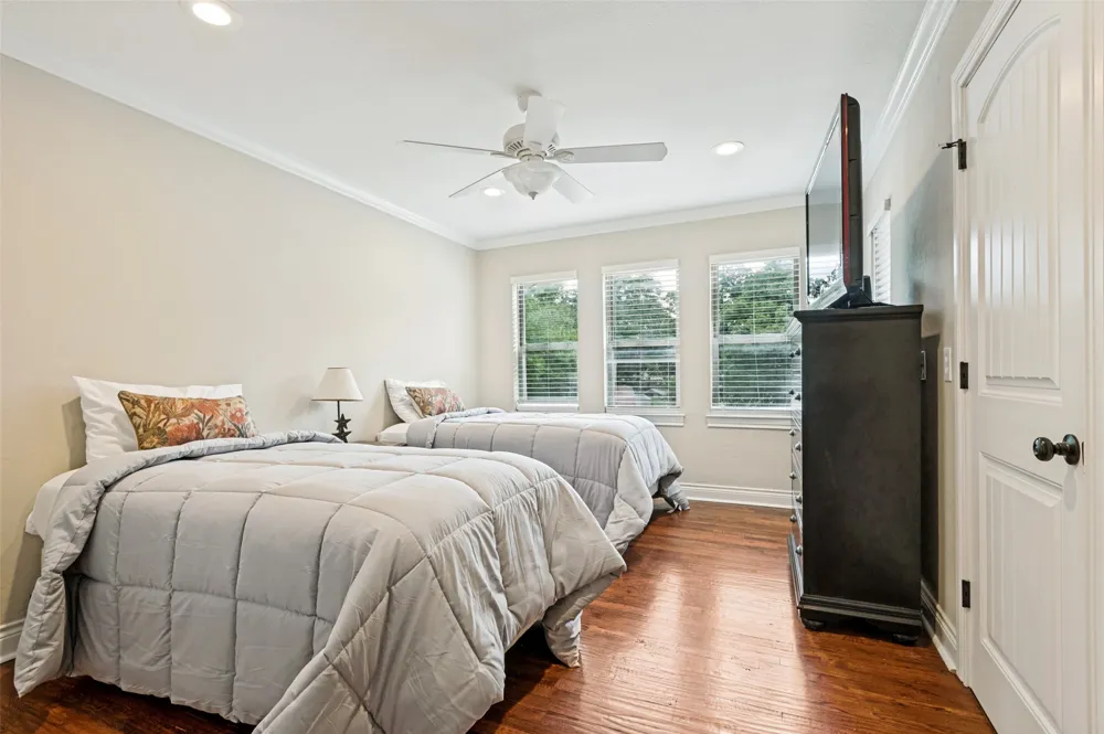 928 Irving Heights Drive Irving, TX 75061