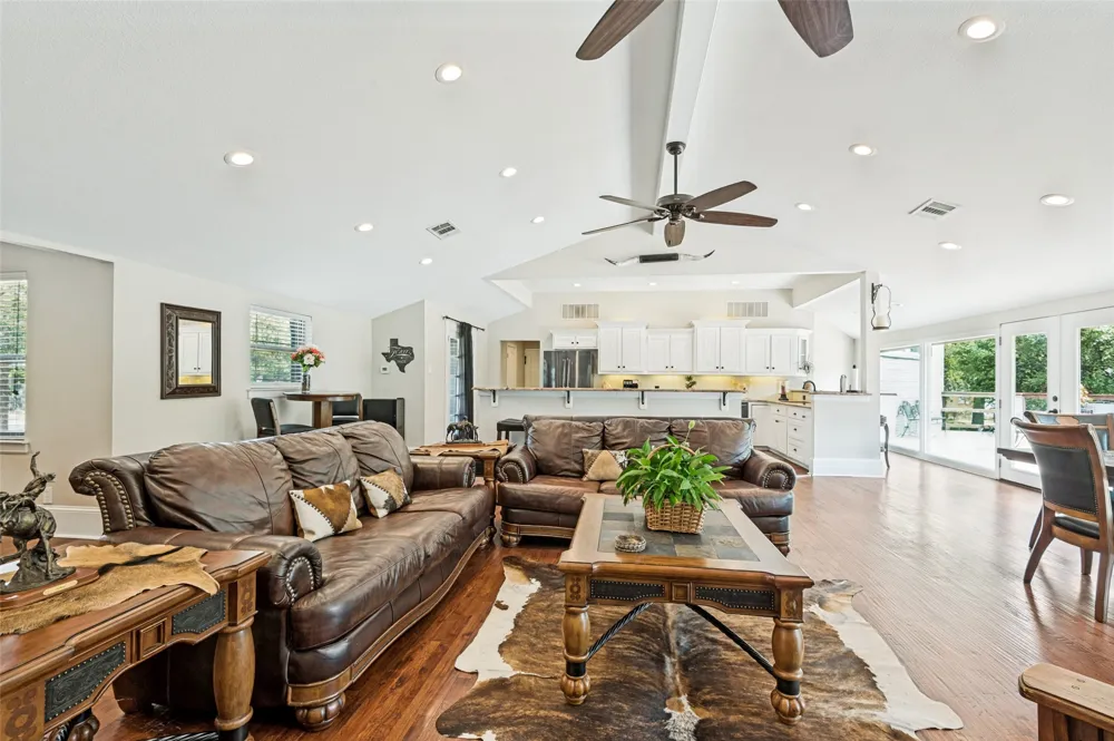 928 Irving Heights Drive Irving, TX 75061