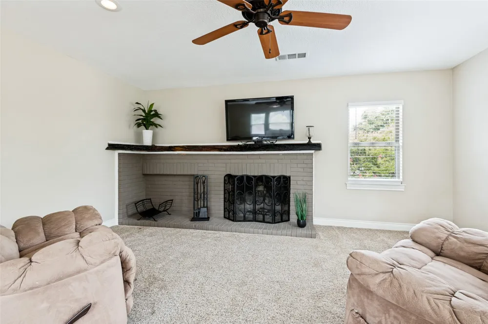 928 Irving Heights Drive Irving, TX 75061