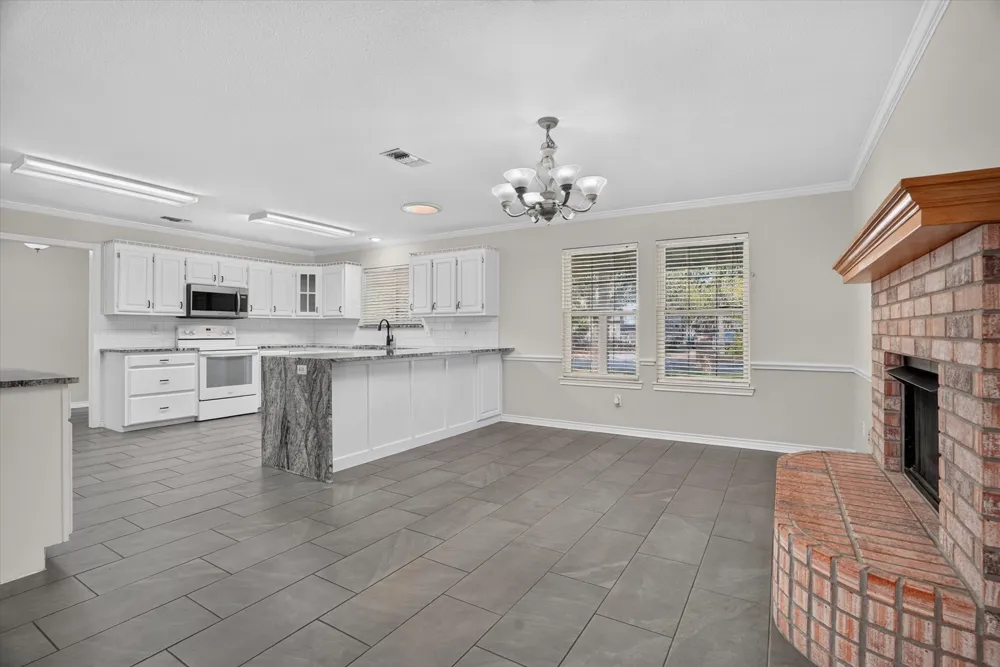 215 Mistletoe Lane Keene, TX 76059