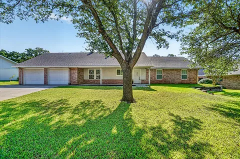 215 Mistletoe Lane