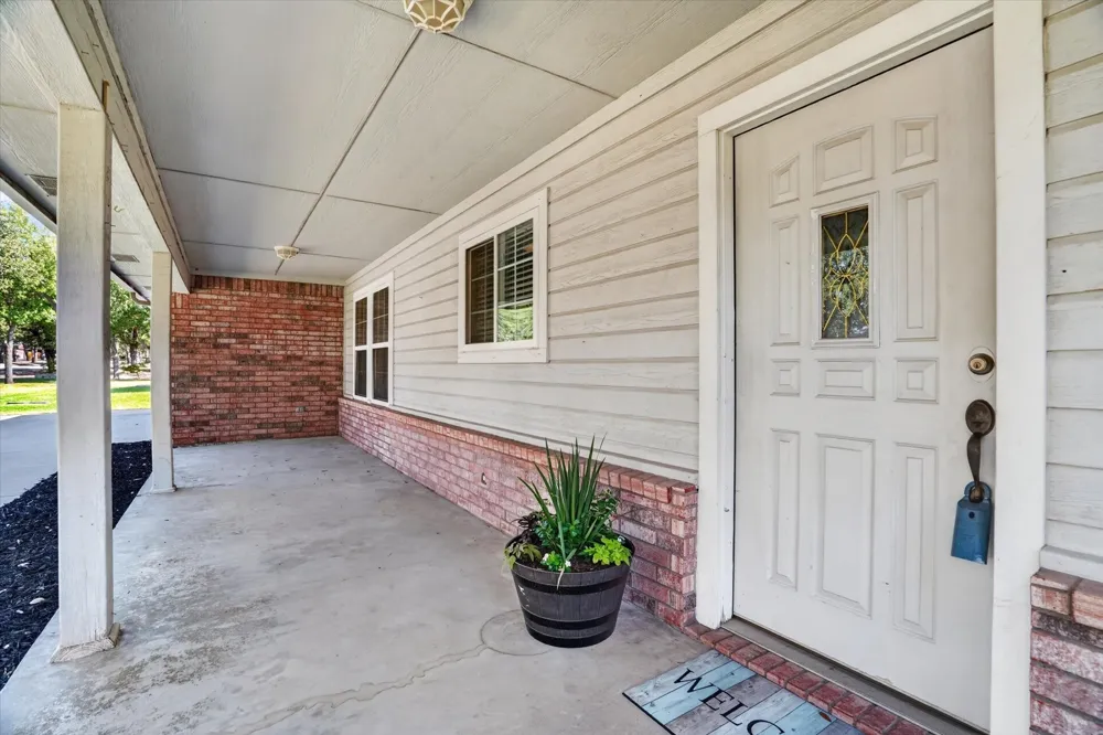215 Mistletoe Lane Keene, TX 76059