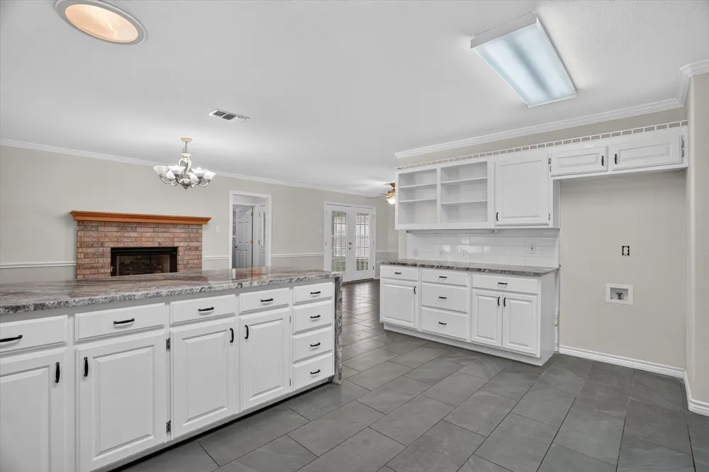 215 Mistletoe Lane Keene, TX 76059