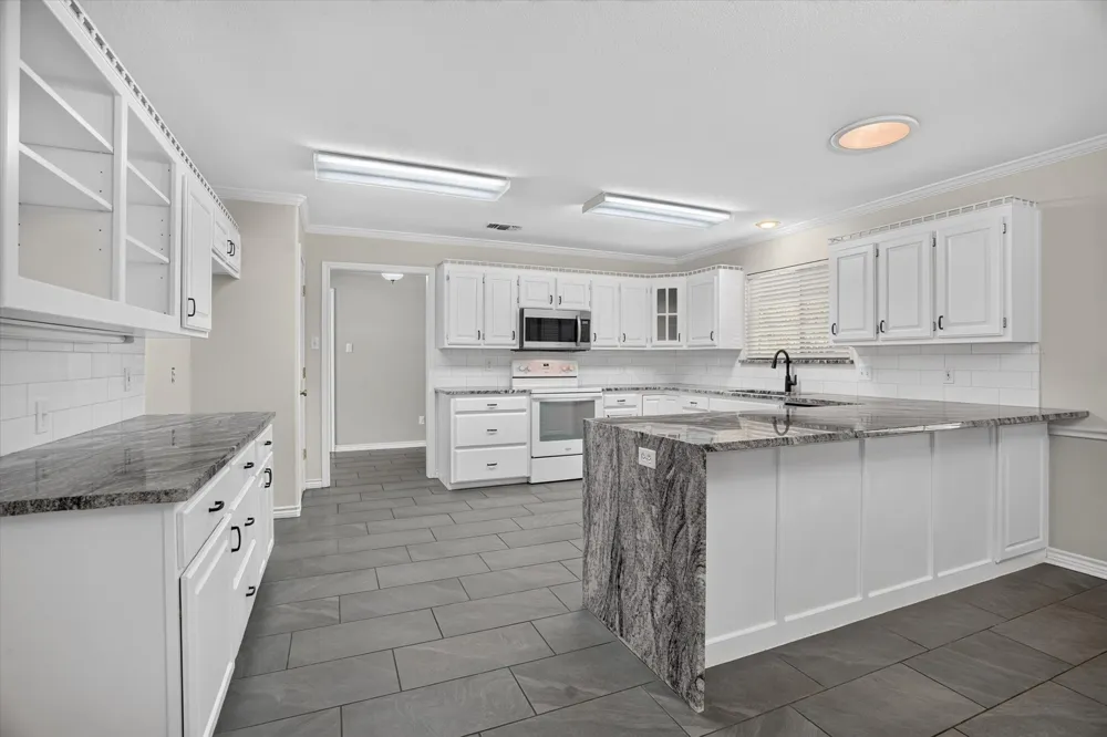 215 Mistletoe Lane Keene, TX 76059