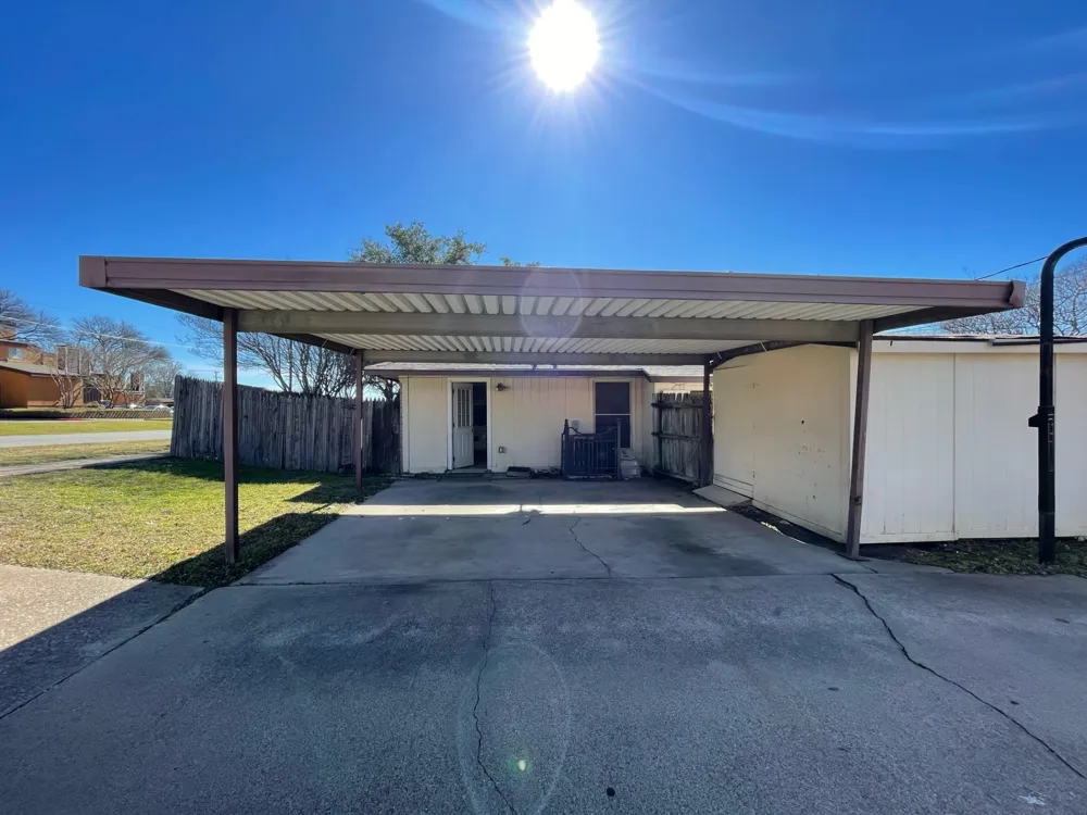 5601 Hearthwood Court Arlington, TX 76016