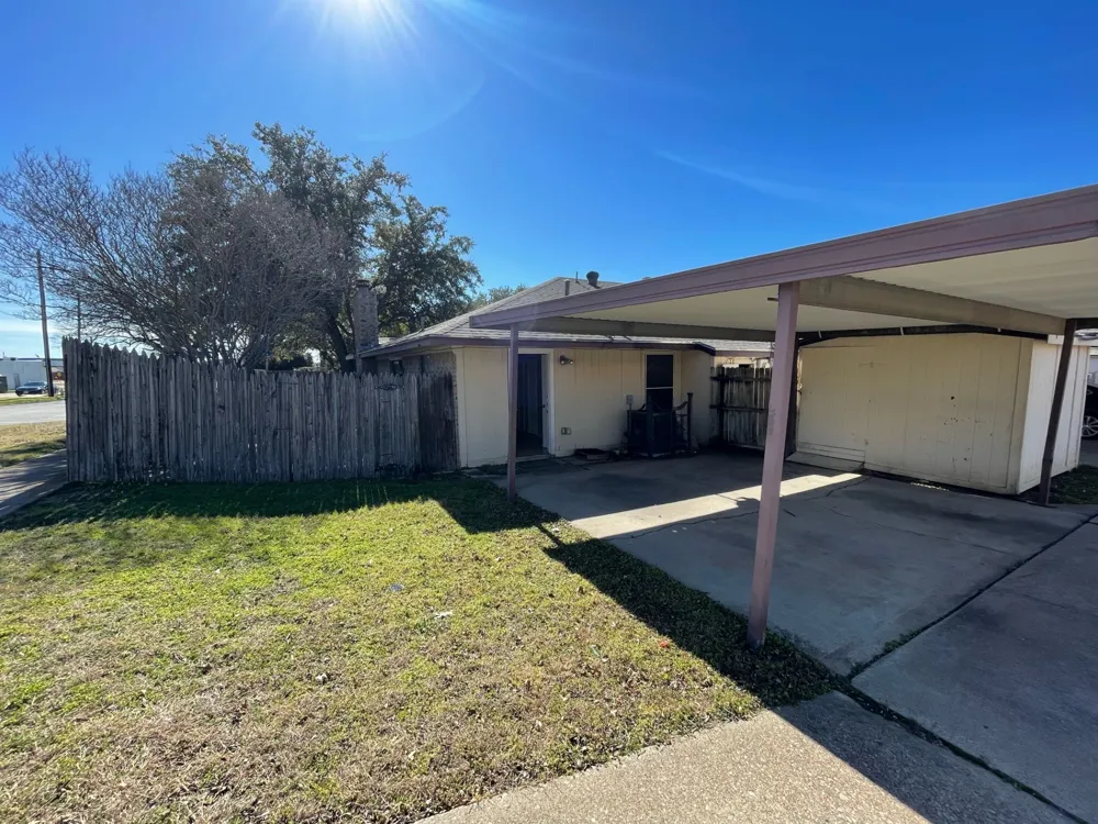 5601 Hearthwood Court Arlington, TX 76016