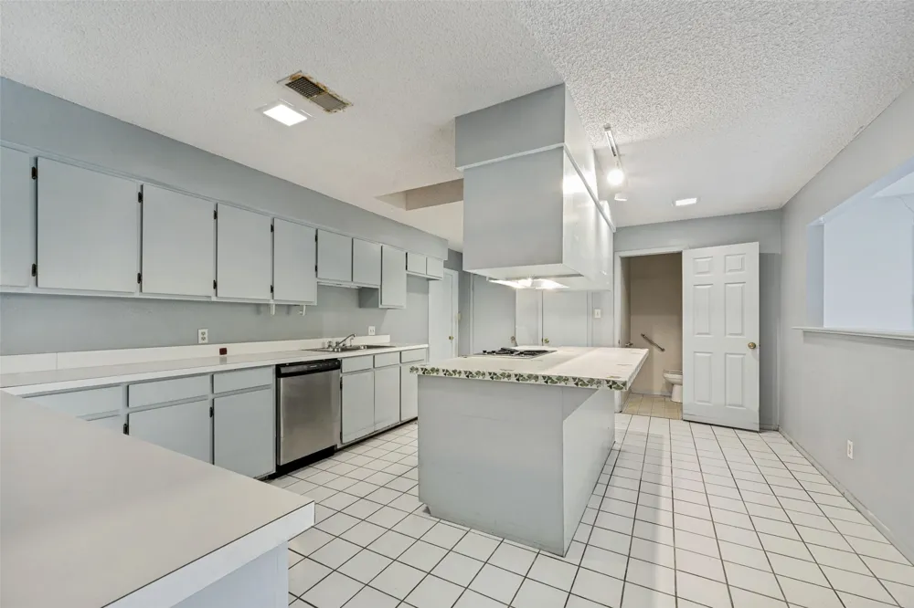 2817 Buffalo Court Arlington, TX 76013