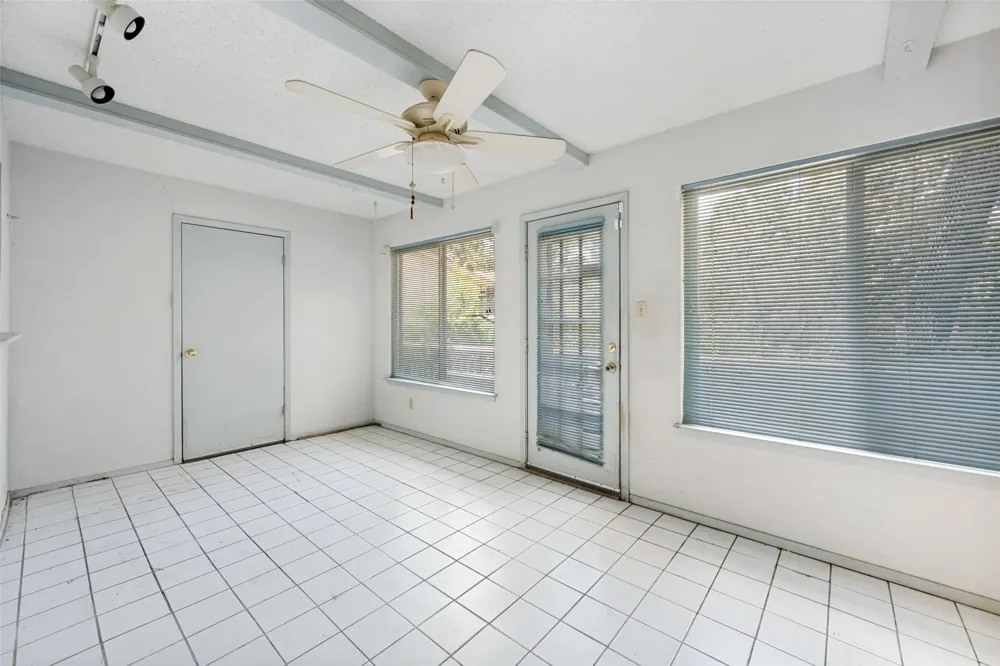 2817 Buffalo Court Arlington, TX 76013