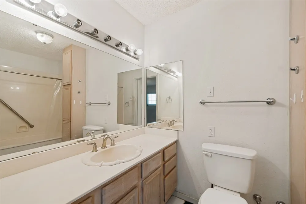 2817 Buffalo Court Arlington, TX 76013