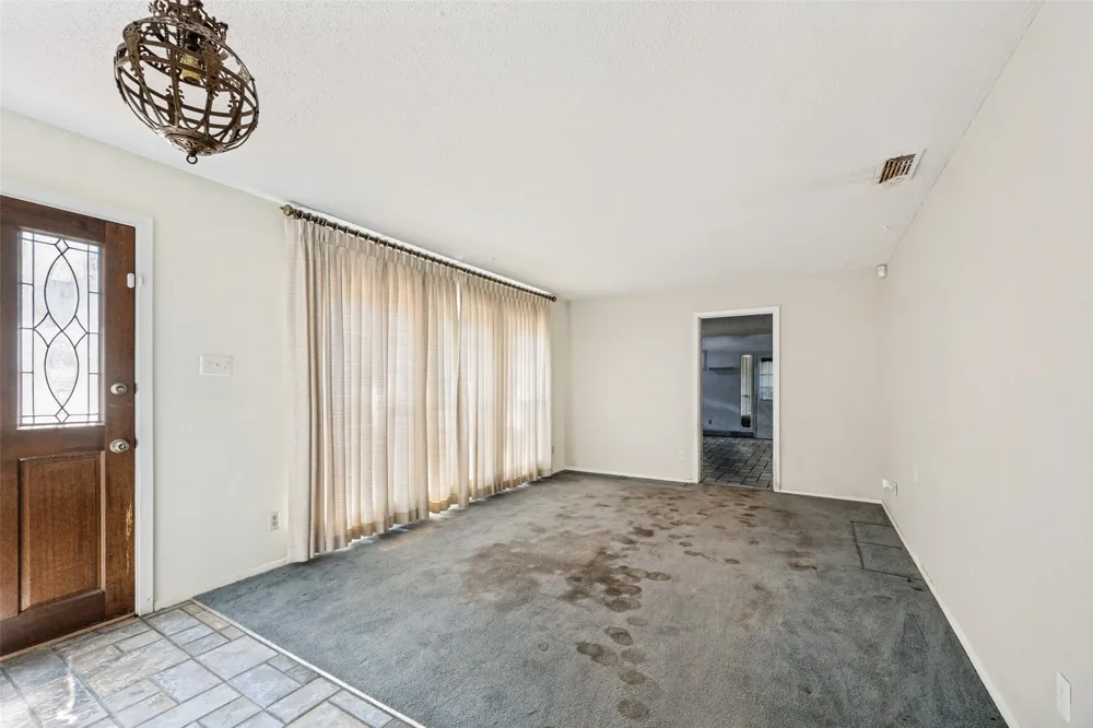 2817 Buffalo Court Arlington, TX 76013