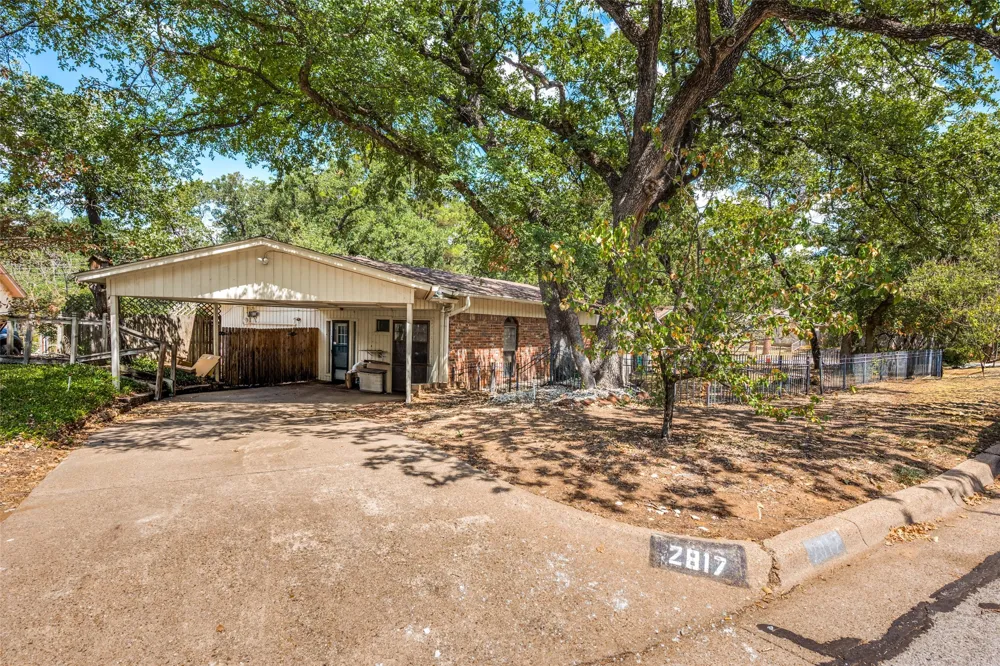 2817 Buffalo Court Arlington, TX 76013