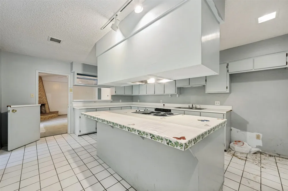 2817 Buffalo Court Arlington, TX 76013