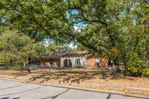 2817 Buffalo Court