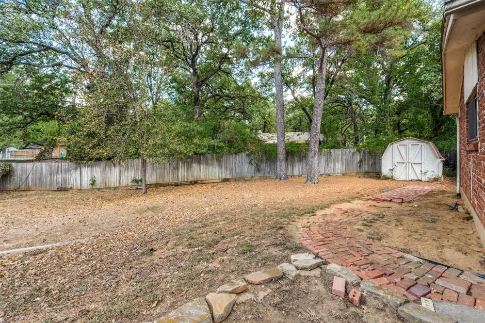 2817 Buffalo Court Arlington, TX 76013