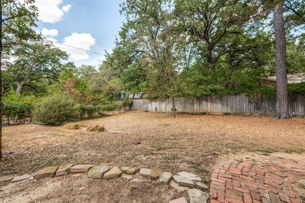 2817 Buffalo Court Arlington, TX 76013