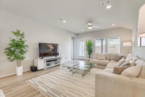 7619 7619 Ramsgate Cliff Lane