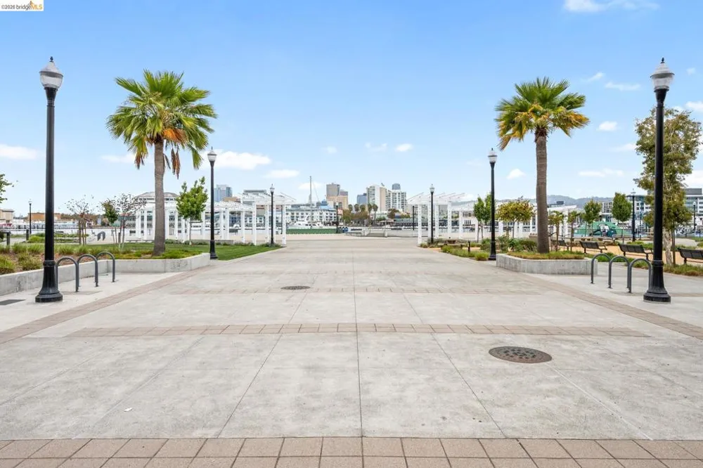2875 Tradewind Dr Alameda, CA 94501