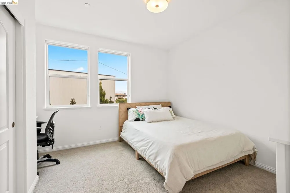 2875 Tradewind Dr Alameda, CA 94501
