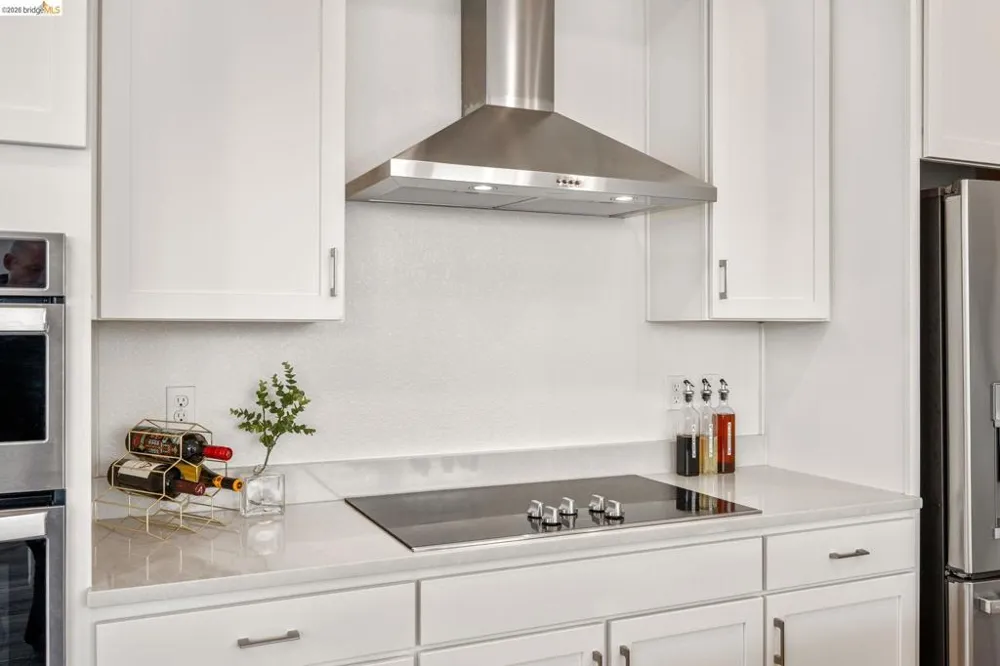2875 Tradewind Dr Alameda, CA 94501