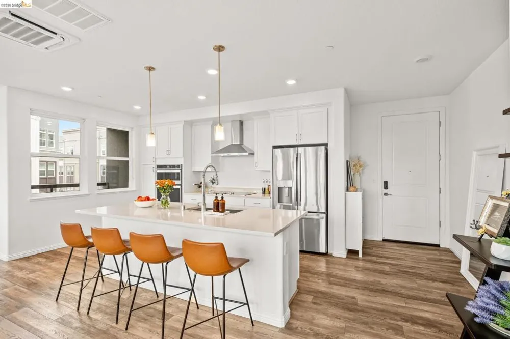 2875 Tradewind Dr Alameda, CA 94501