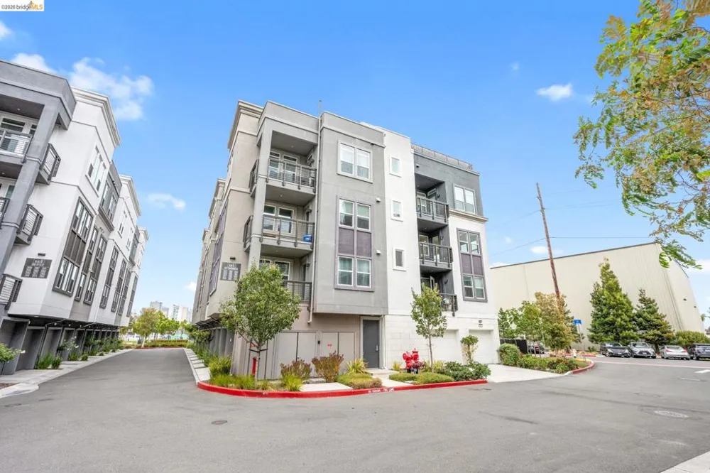 2875 Tradewind Dr Alameda, CA 94501