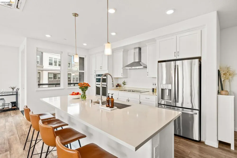 2875 Tradewind Dr Alameda, CA 94501