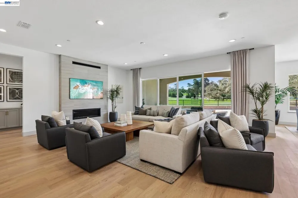 2690 Bay View Drive Seaside, CA 93955