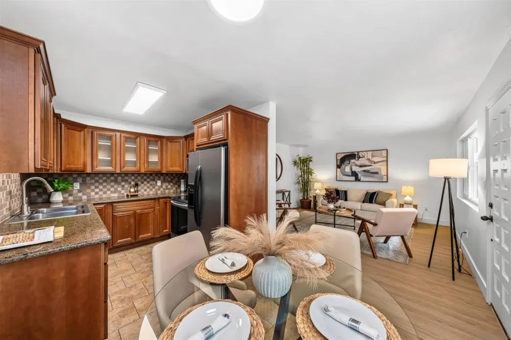 1030 Robinson Ave #208 San Diego, CA 92103
