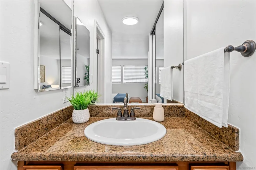 1030 Robinson Ave #208 San Diego, CA 92103