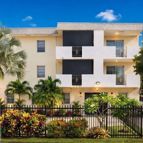 2725 W Okeechobee Rd #3