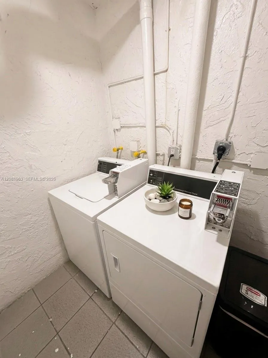 2725 W Okeechobee Rd #3 Hialeah, FL 33010