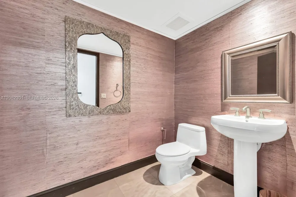 901 Brickell Key Blvd #1105 Miami, FL 33131