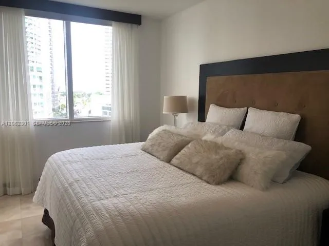 901 Brickell Key Blvd #1105 Miami, FL 33131