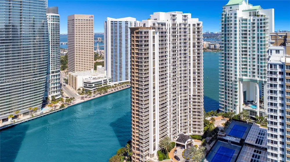 901 Brickell Key Blvd #1105 Miami, FL 33131