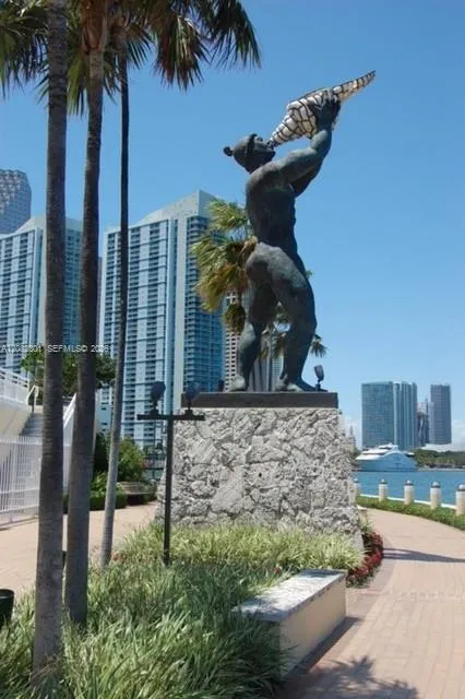 901 Brickell Key Blvd #1105 Miami, FL 33131