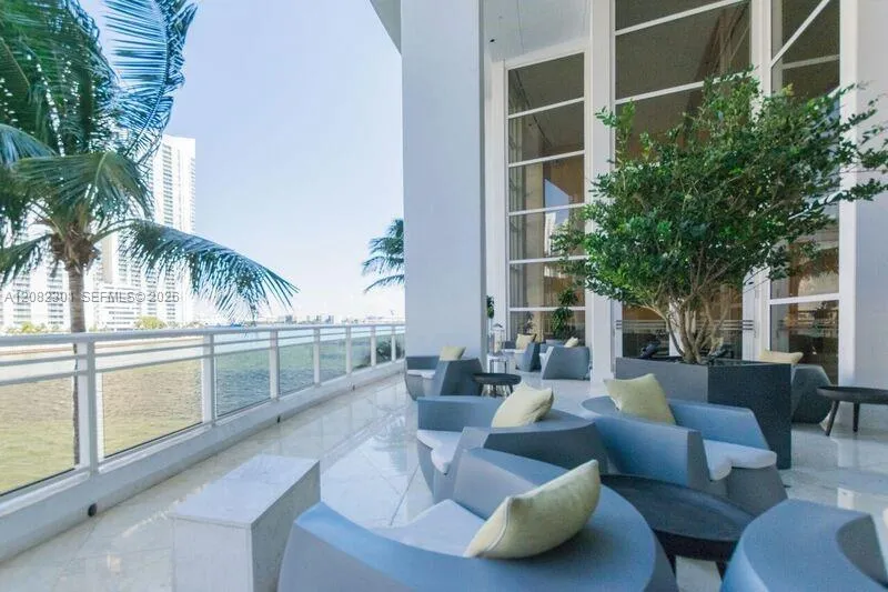 901 Brickell Key Blvd #1105 Miami, FL 33131
